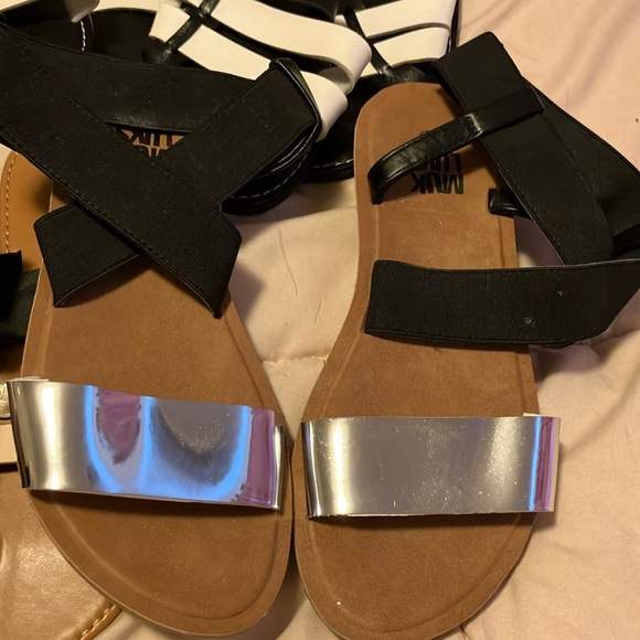 ⭐️⭐️BUNDLE of assorted sandals - Picture 5 of 7